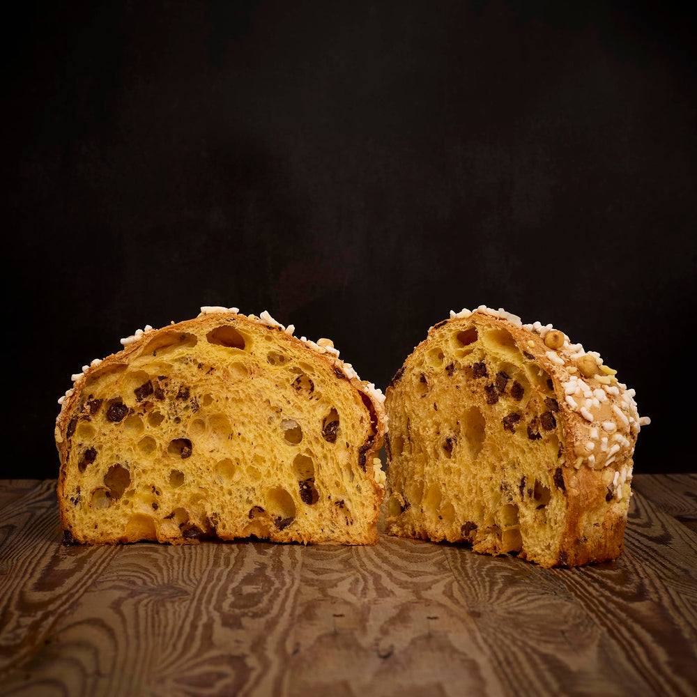 Panettone Cioccolato tagliato a metà