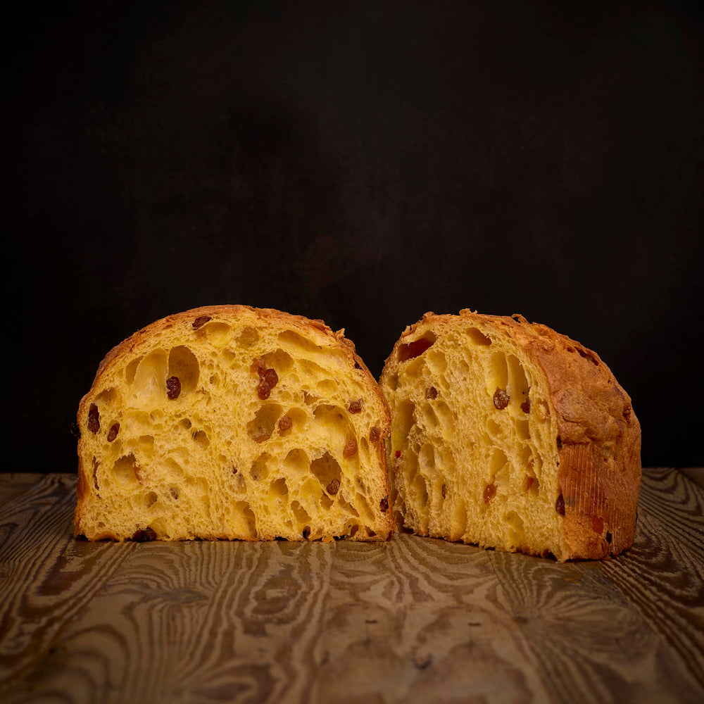 Panettone Milano tagliato a metà